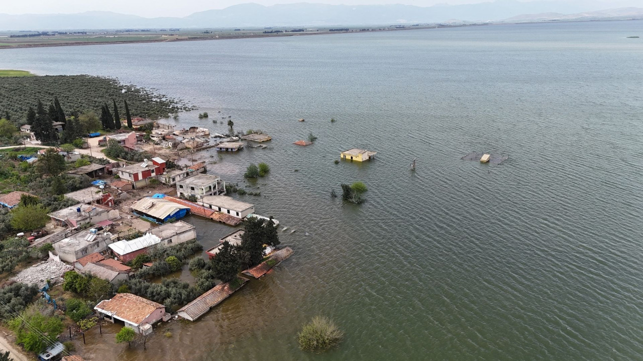 Reyhanlı Barajı yıllar sonra coştu: Eski köyler sular altında kaldı