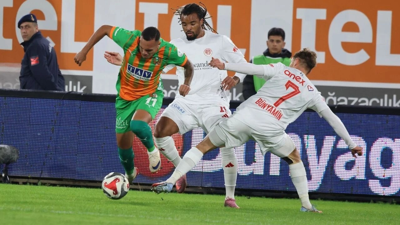 Antalyaspor-Alanyaspor maçı ne zaman, saat kaçta?