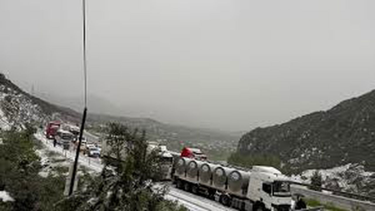 Antalya'ya mayıs ayında kar yağdı!