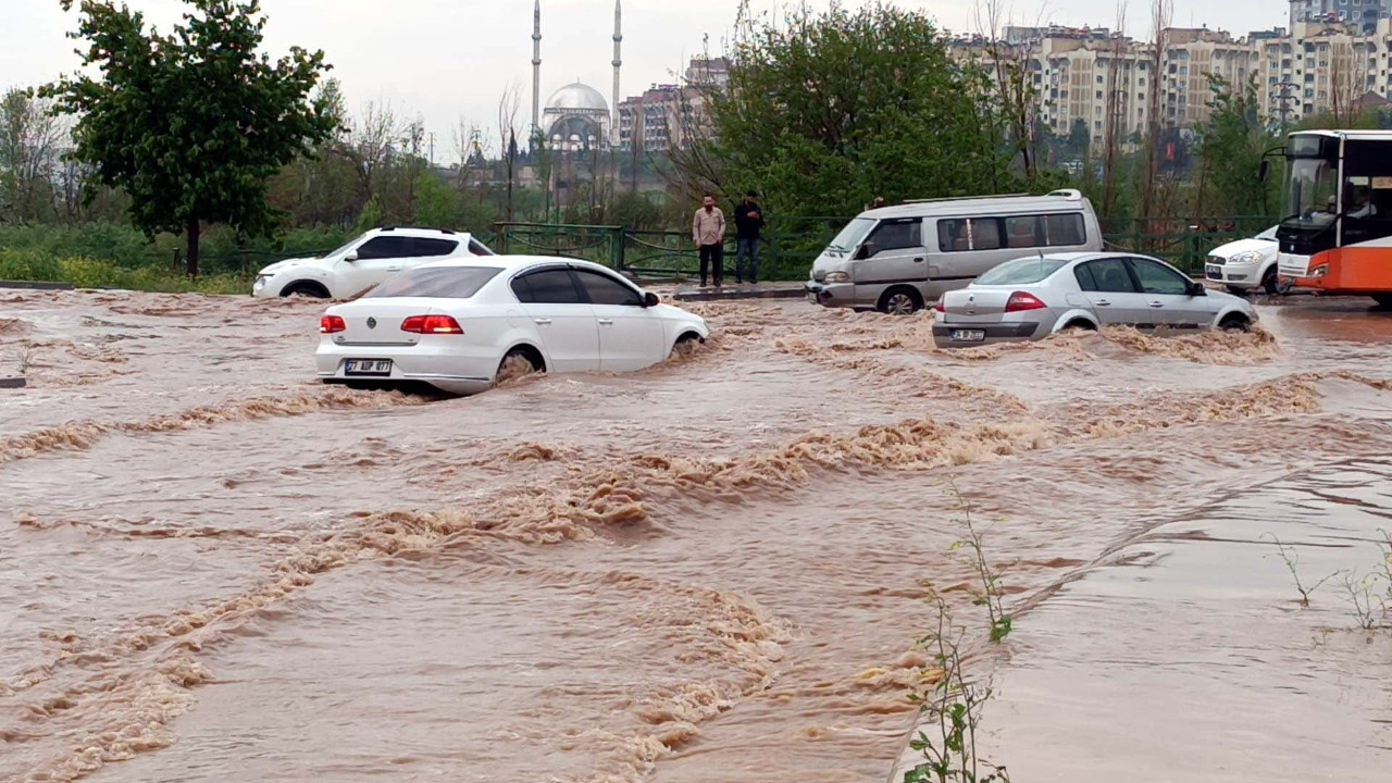 Gaziantep’te sağanak ve fırtına! 23 kişi yaralandı, valilikten açıklama geldi