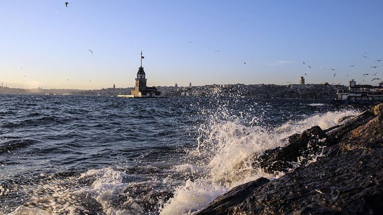 Marmara'da fırtına uyarıları yapıldı: Deniz otobüsü seferleri iptal edildi