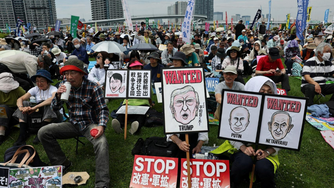 Tokyo'da anayasa değişikliğine karşı dev miting: Militarizasyona hayır