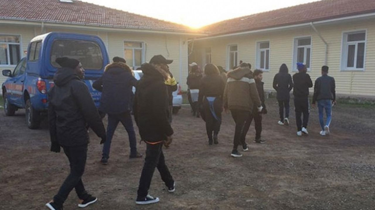 Balıkesir'de 31 düzensiz göçmen yakalandı