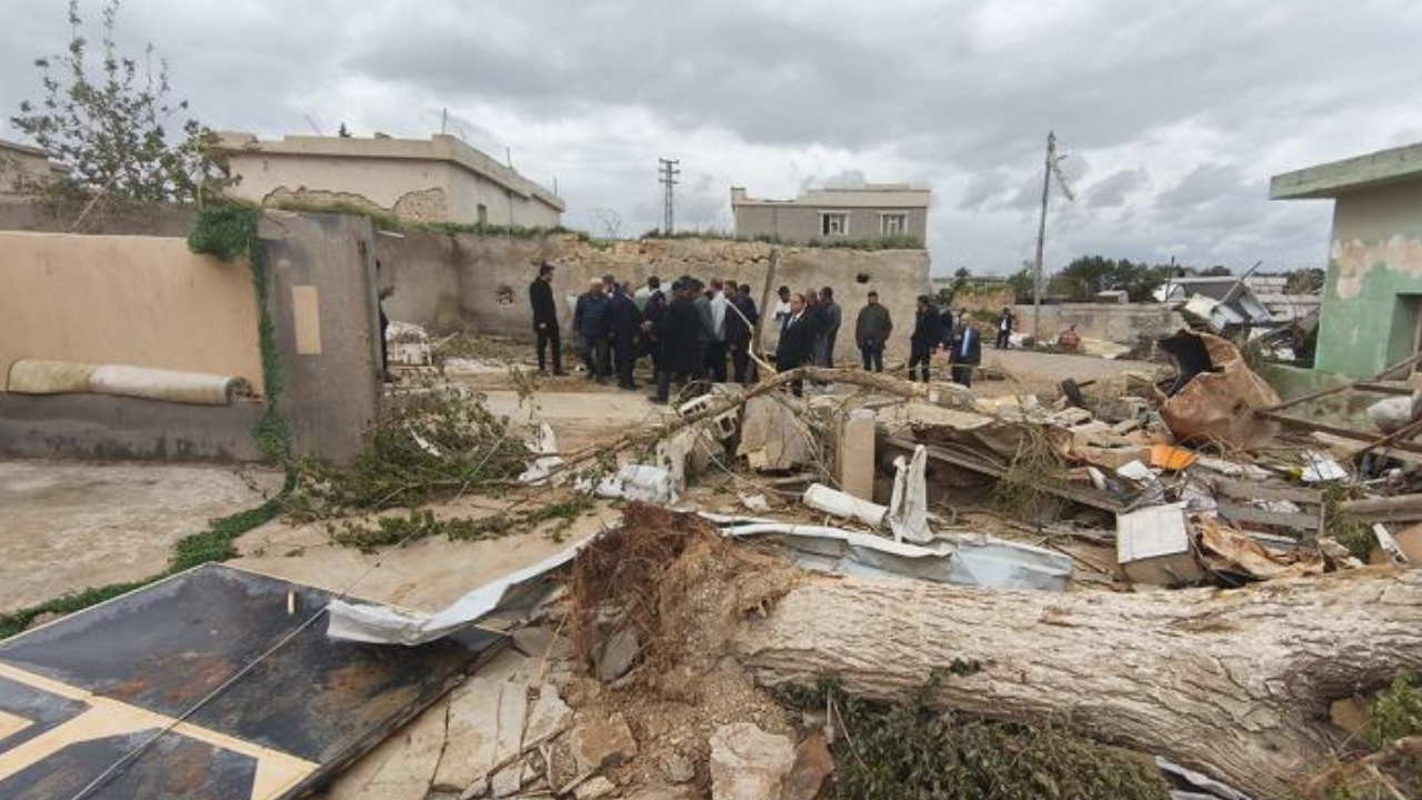 Gaziantep'te fırtına ve sağanak enerji hatlarını vurdu