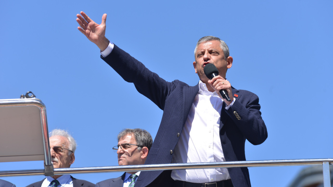 Özgür Özel Rize’den seslendi: Siyaset öncelik belirleme işidir