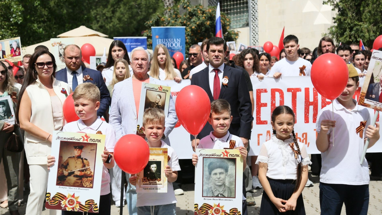 Rus vatandaşları Antalya’da 9 Mayıs Zafer Bayramı’nı kutladı