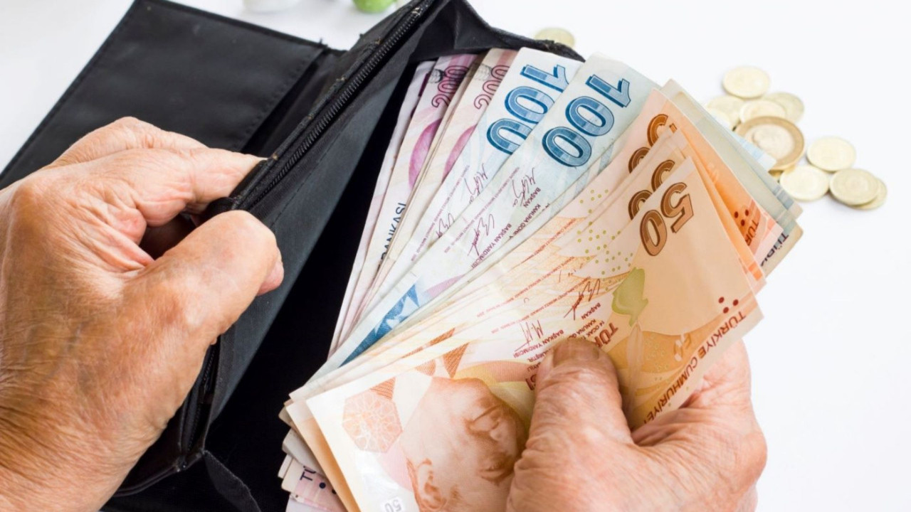 Emekli bayram ikramiyesi ne zaman yatacak? Kimler yararlanacak?