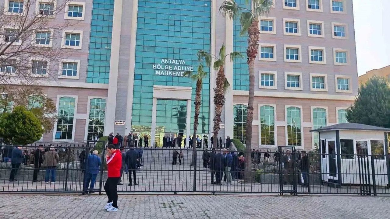 Antalya Büyükşehir’e yeni yolsuzluk operasyonu! 25 şüpheli gözaltında