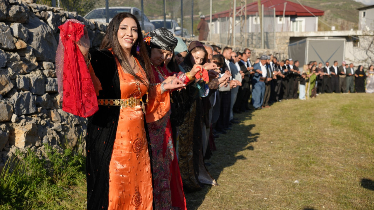 Şırnak'ta aşiretler yasakladı: Kadınlar karara uymadı