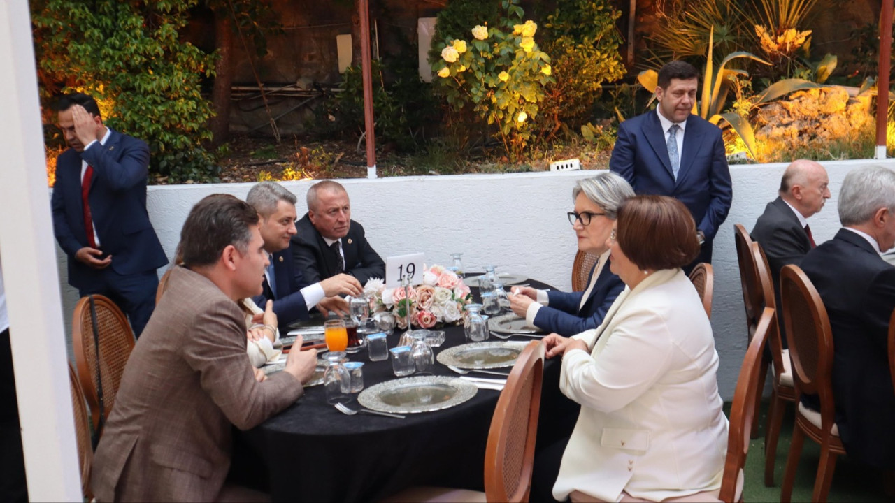 Meral Akşener düğüne katıldı