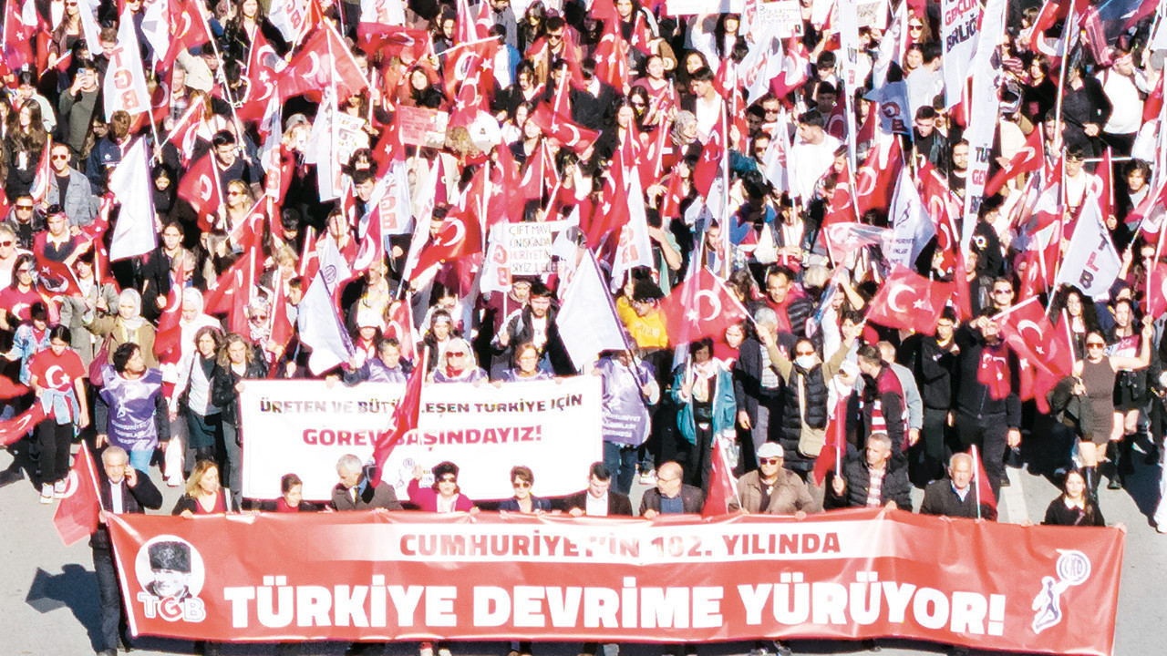 Gençlik denen bir millet var ondanız!