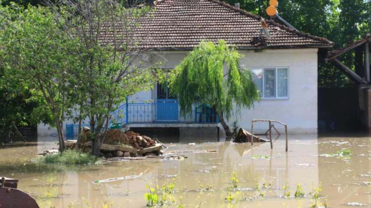 Tokat'ta taşkın riski nedeniyle 70 ev boşaltıldı