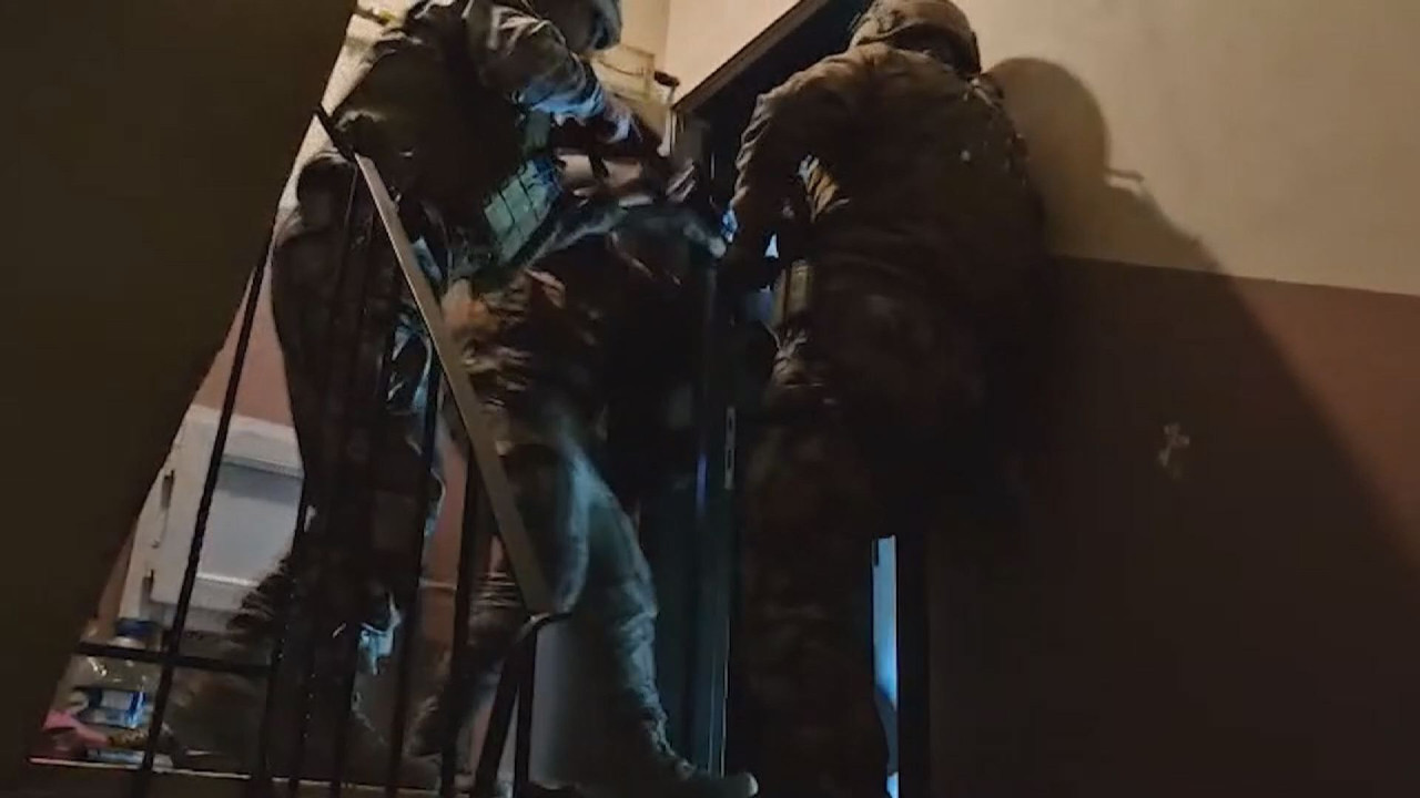 DEAŞ'ın illegal eğitim ve finans ağına darbe! 110 gözaltı