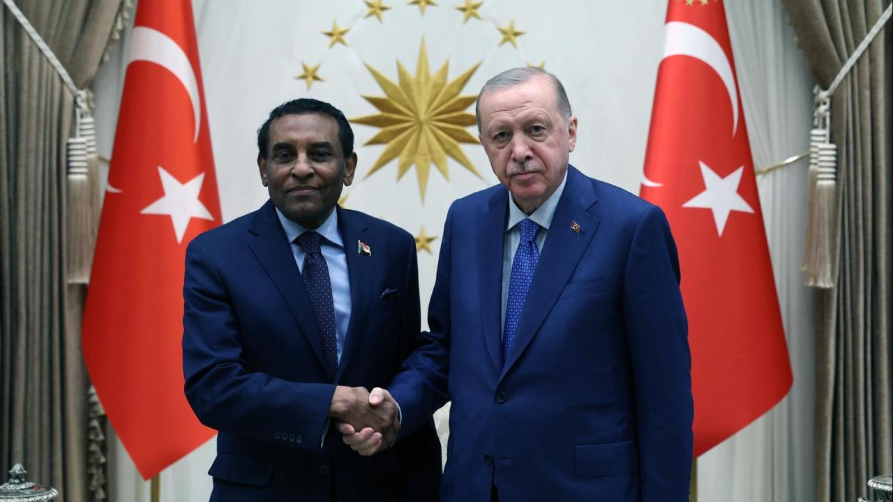 Cumhurbaşkanı Erdoğan, Sudan Başbakanı Kamil İdris ile görüştü