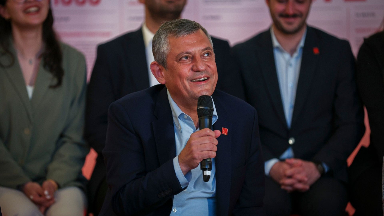 Özgür Özel gençlik paketini açıkladı: 14 ülkeden 150 gençle bir araya geldi