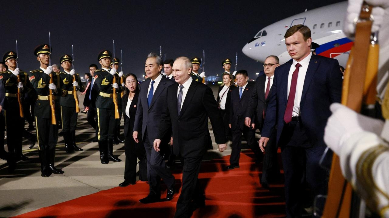 Rusya Devlet Başkanı Putin Çin'de: Dünyanın gözü Pekin'de
