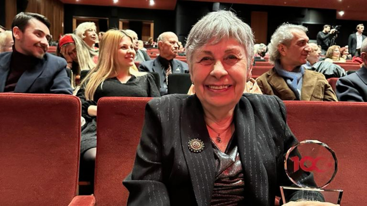 Kadın edebiyatının önemli kalemlerinden Tansu Bele: Kimliksizleştirmeye karşı Cumhuriyet düzenini örnek alalım