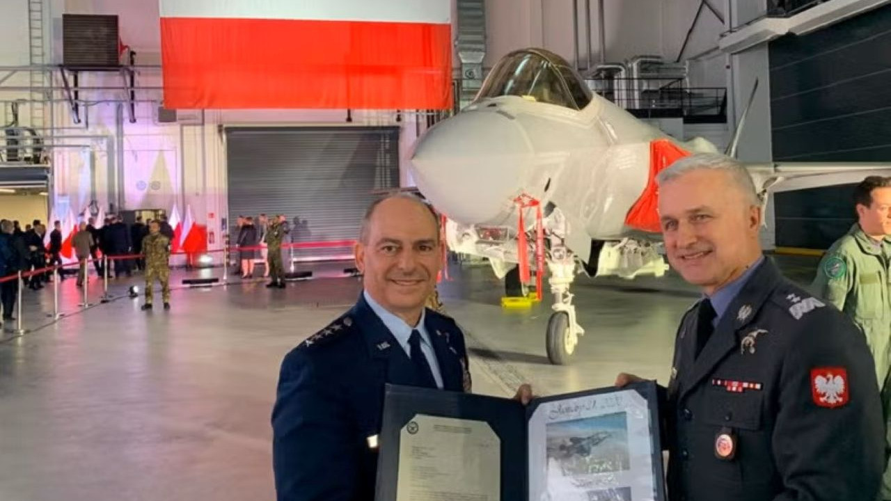 ABD'den Polonya'ya ilk F-35 teslimatı ülkeye ulaştı