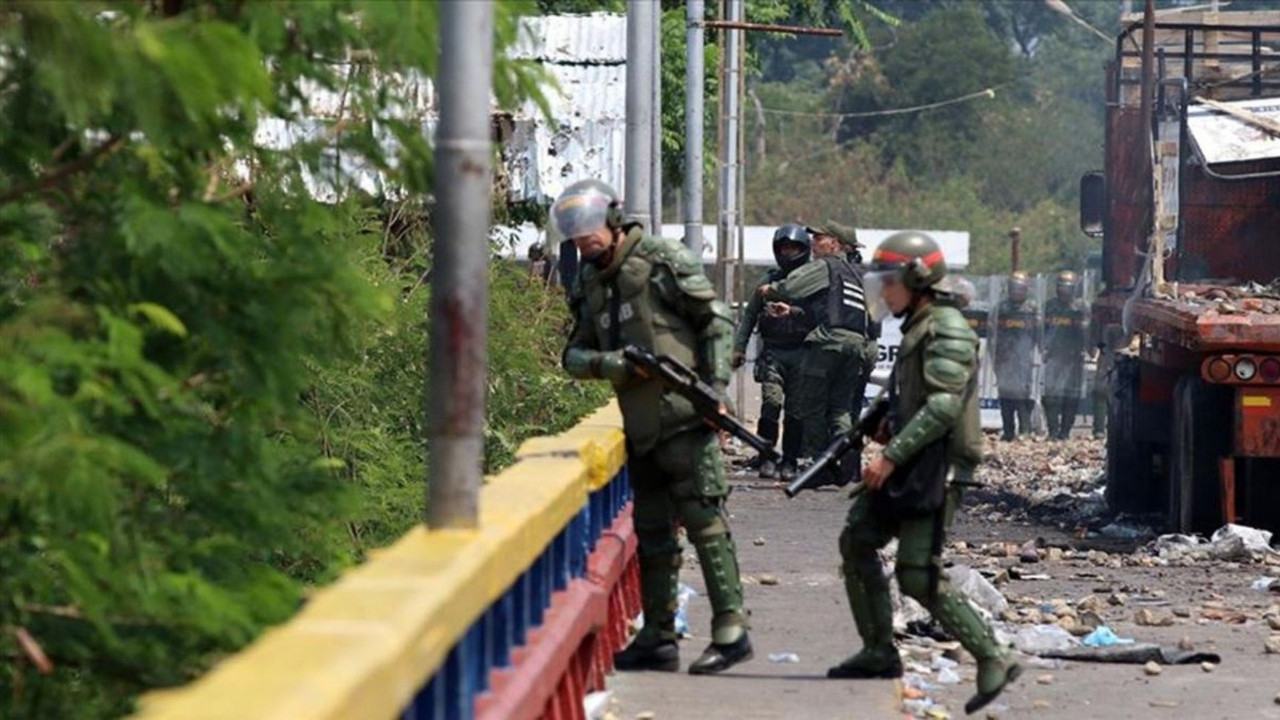 Kolombiya'da eski FARC fraksiyonları çatıştı: 50 kişi öldü