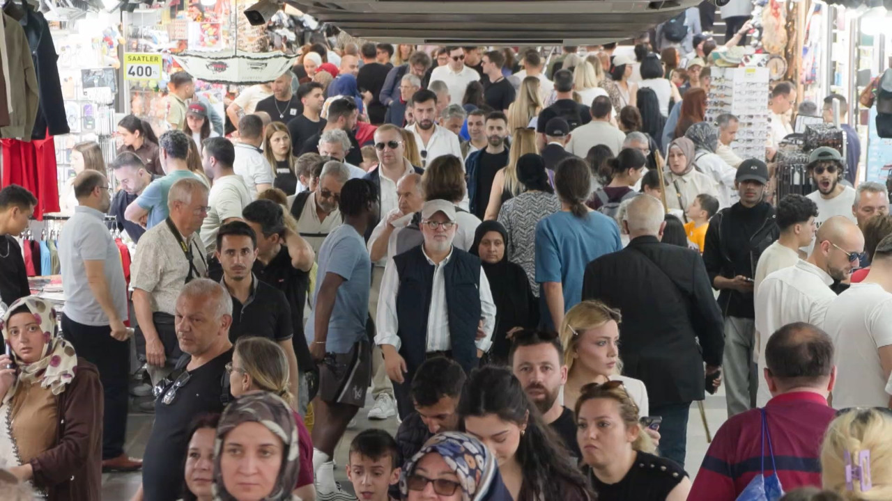Eminönü'nde bayram tatili yoğunluğu
