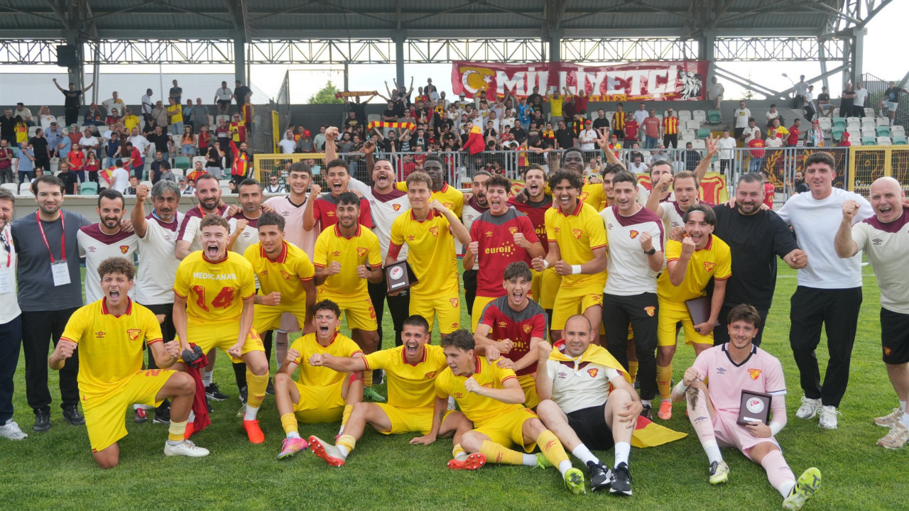 Göztepe U19 takımı Türkiye şampiyonu oldu