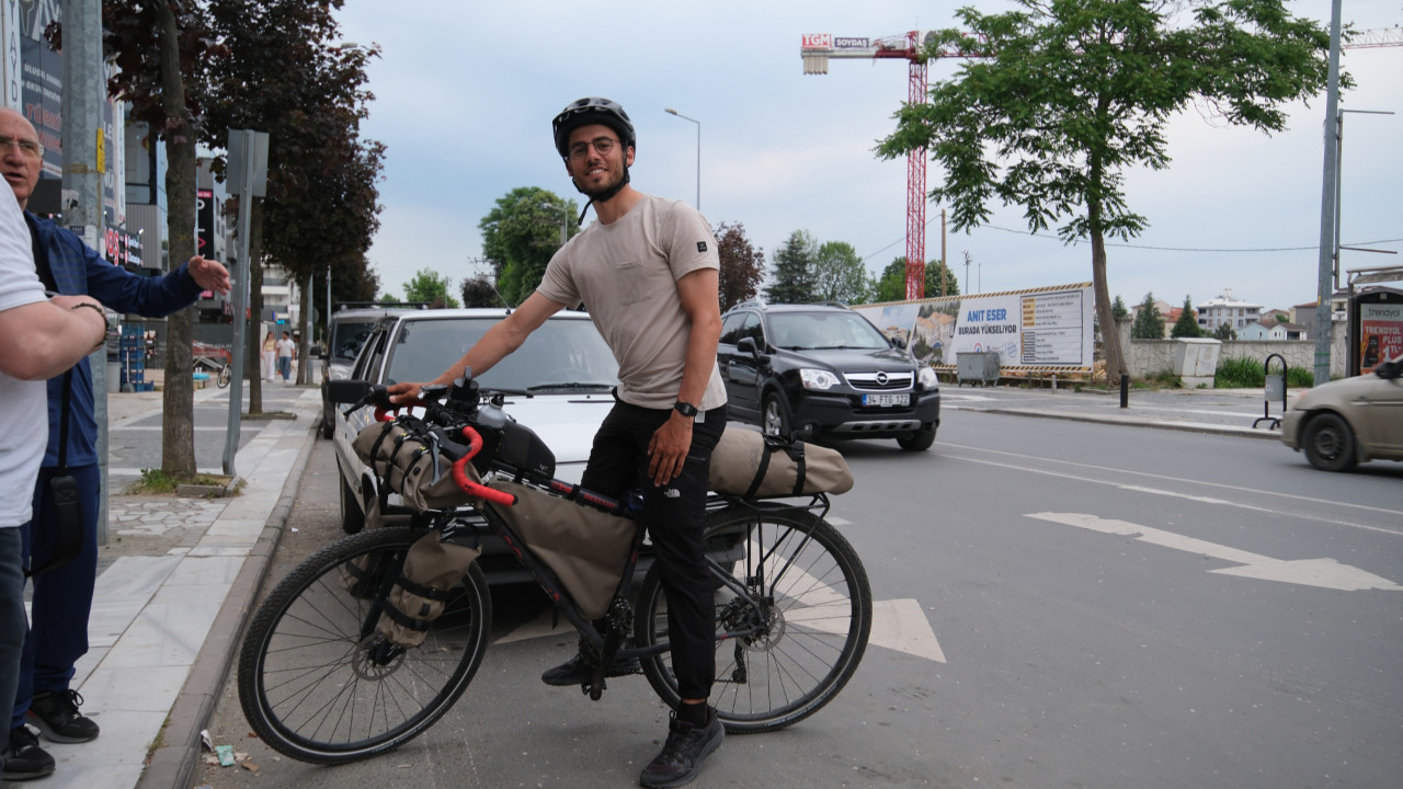 Milano'dan Tokyo'ya uzanan bisiklet yolculuğu! 3 bin kilometre pedal çevirip Düzce'ye ulaştı
