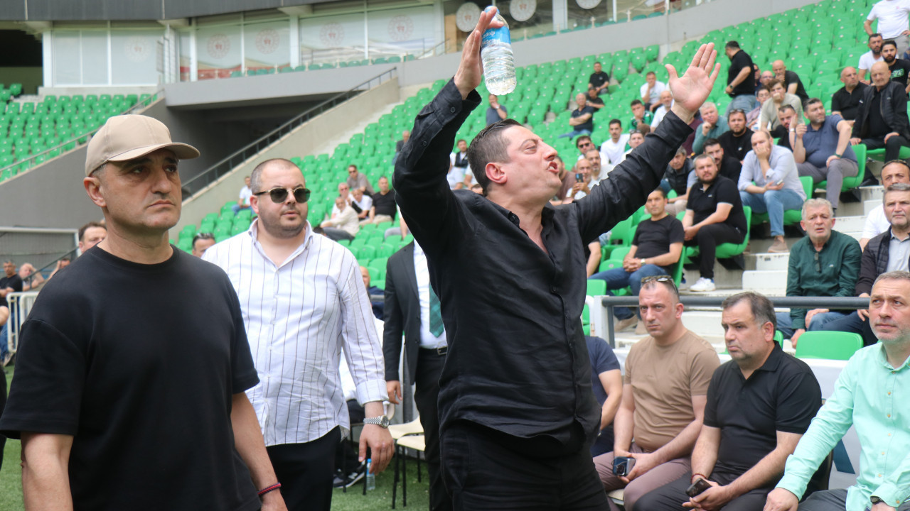 Sakaryaspor'da olaylı kongre! Polis müdahale etti