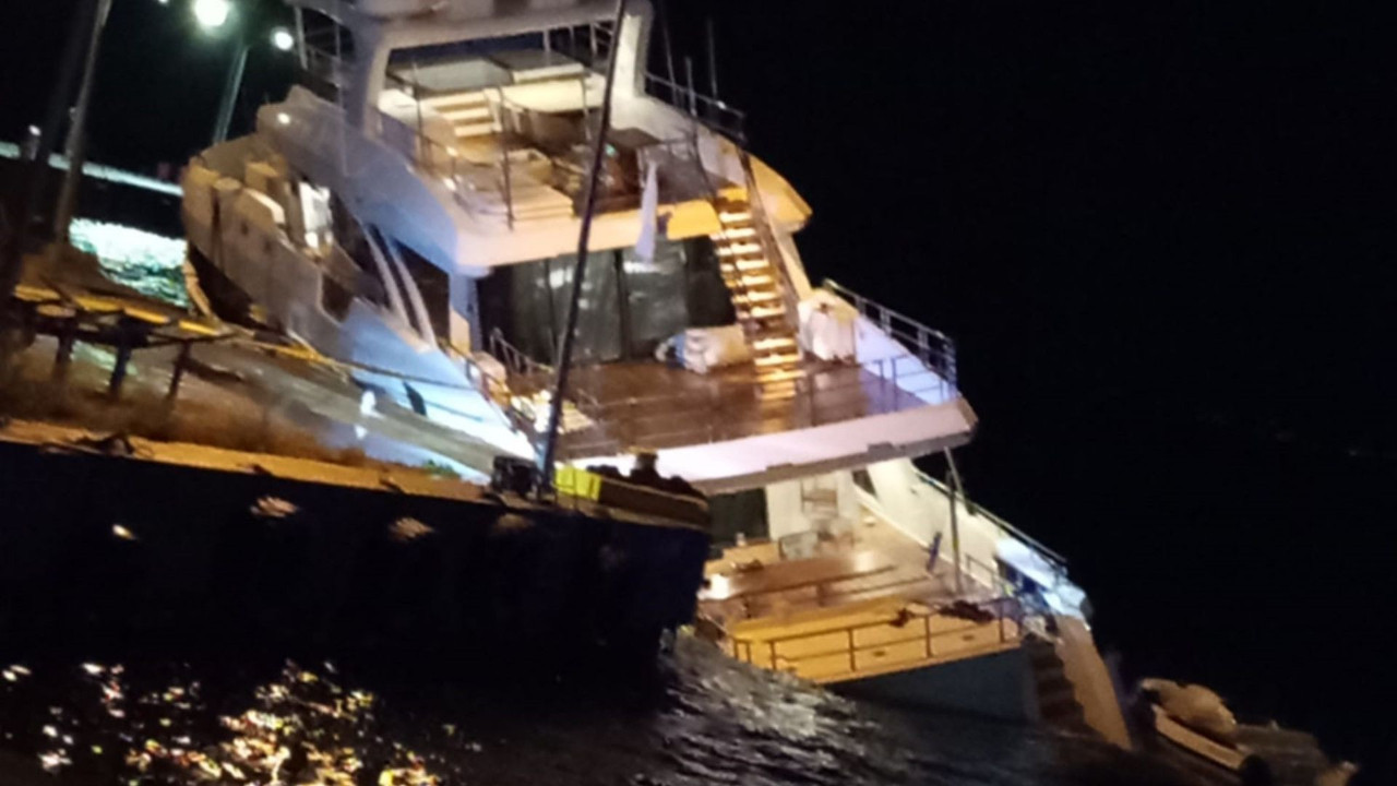 Sinop'ta lüks yat su alarak yan yattı! Mürettebat tahliye edildi