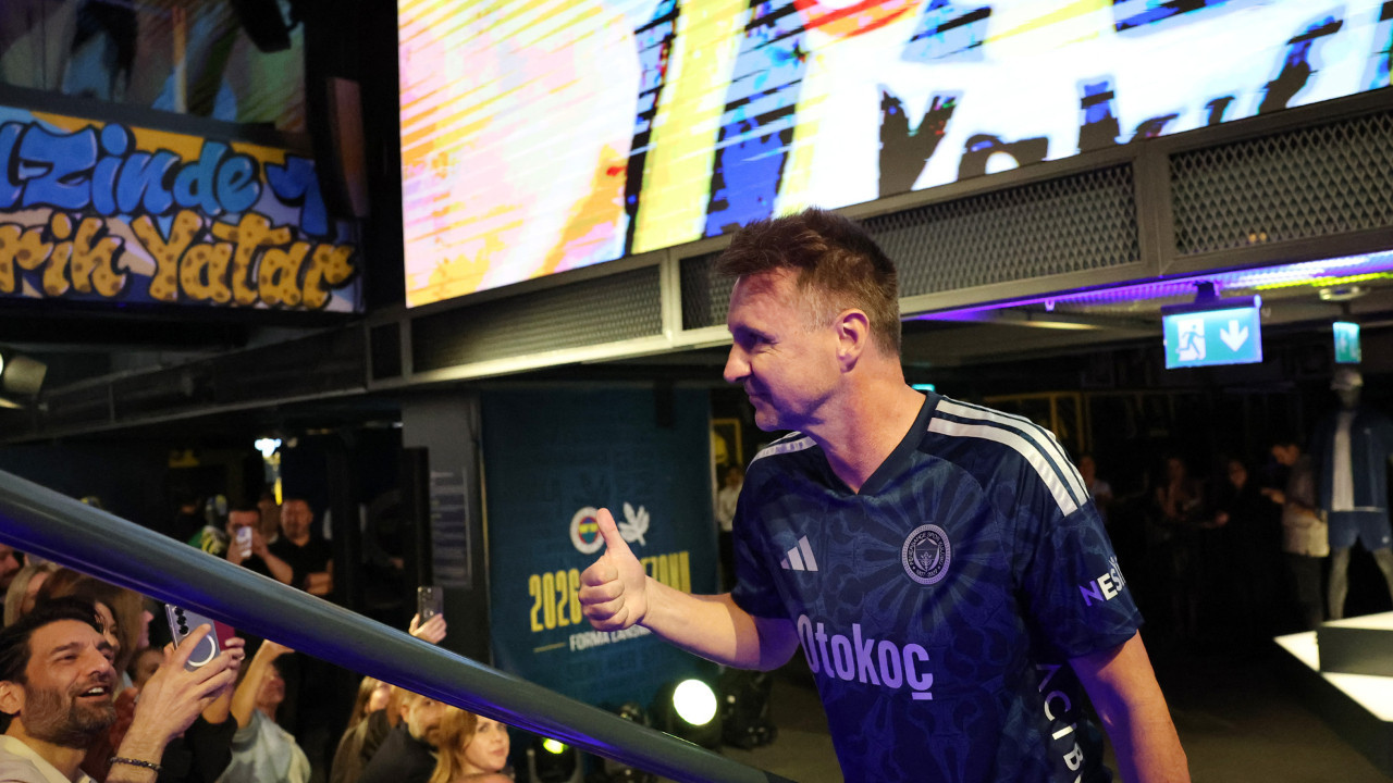 Fenerbahçe, 120’nci yıla özel yeni formalarını tanıttı