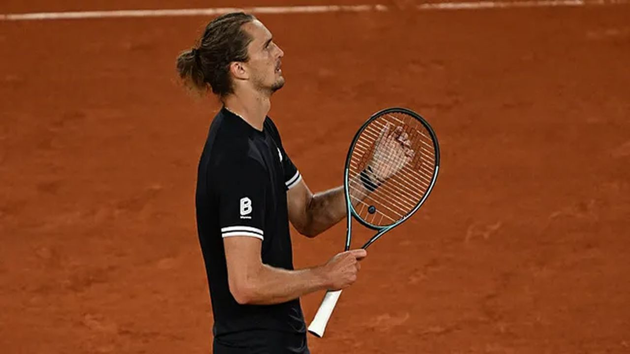 Roland Garros'ta Zverev, Kostyuk ve Andreeva yarı finale çıktı