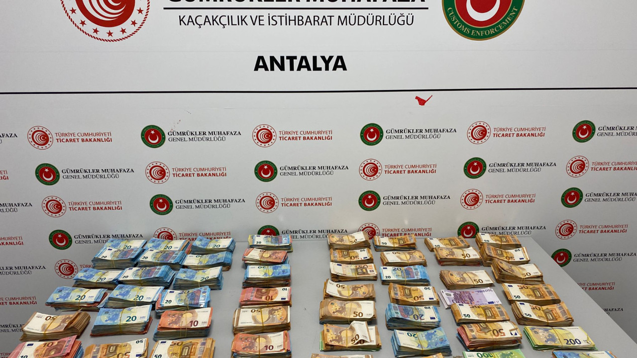 Antalya Havalimanı'nda ele geçirildi! Bebek bezi içine gizle