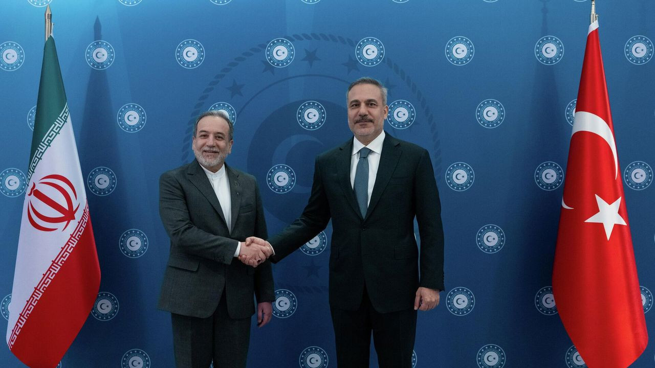 Bakan Fidan, İran Dışişleri Bakanı Abbas Arakçi ile görüştü