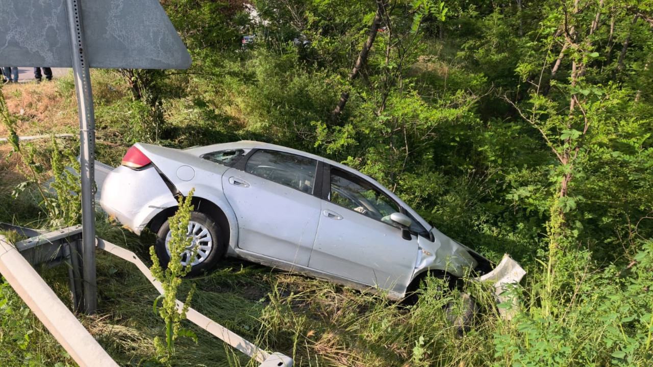Bursa'da iki otomobil çarpıştı: 6 yaralı var