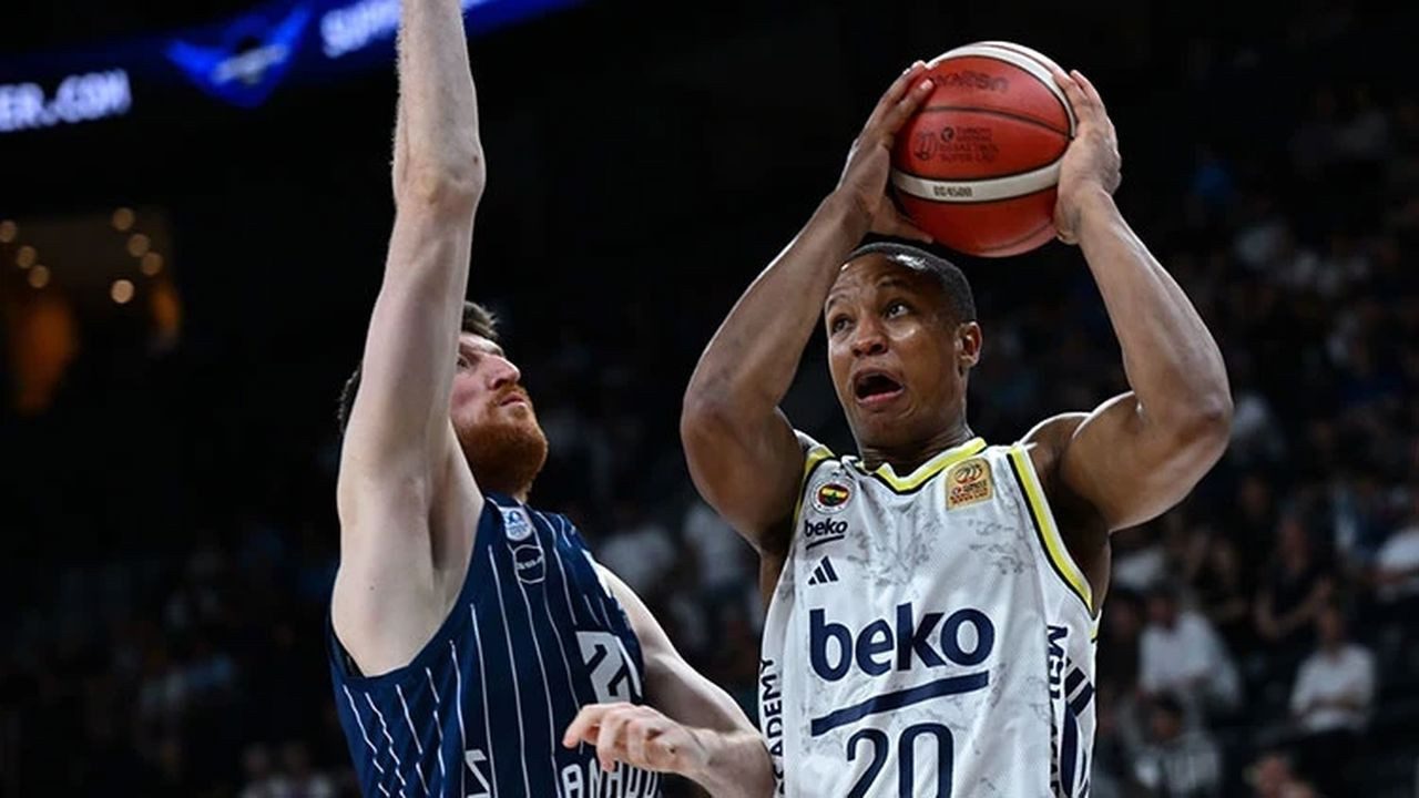 Fenerbahçe Beko, Anadolu Efes'i 102-93 mağlup etti: İlk fina