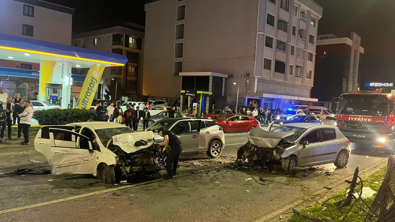 Samsun'da üç araç birbirine girdi: 5 yaralı