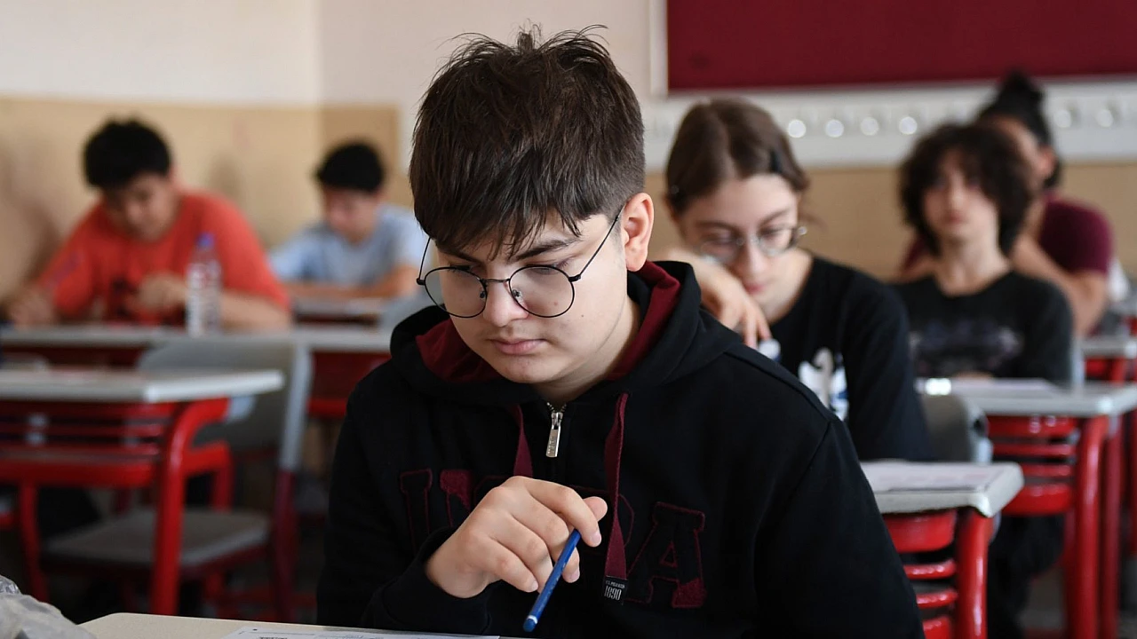 Liselere Geçiş Sistemi sınavında kaç soru var? LGS'de kaç ot