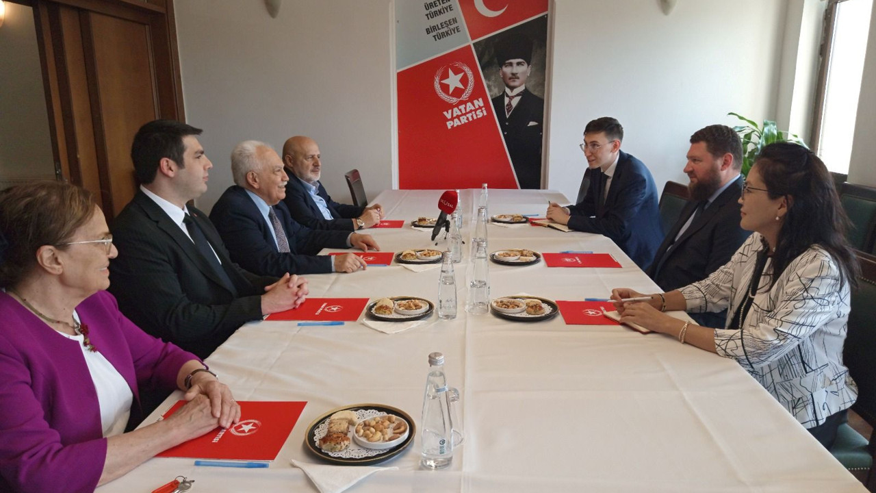 Rusya Başkonsolosu Kalachev'den Doğu Perinçek'e ziyaret