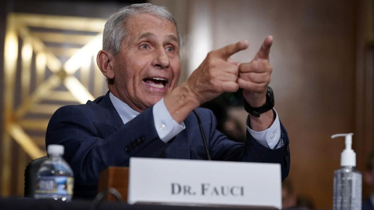 ABD istihbarat şefi gider ayak yine vurdu... 'KOVİD-19 Kralı' Dr. Fauci'nin ipini çektiler: 'Derin devletin oyun kitabından ifşaat'