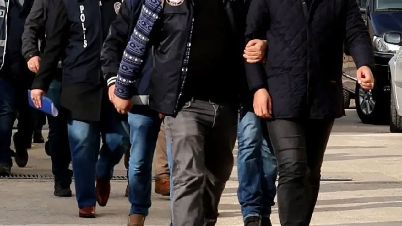 Kocaeli merkezli fuhuş operasyonu: 14 zanlı tutuklandı