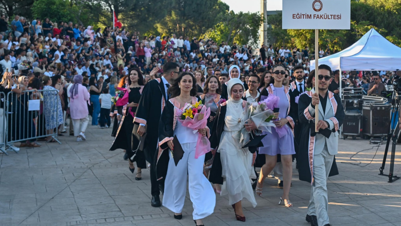 HMKÜ’nde mezuniyet coşkusu