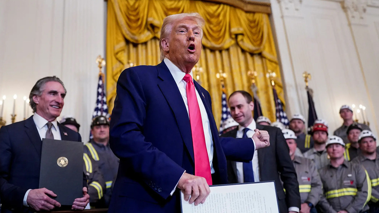 Yüksek Mahkeme Trump'ın kararını reddetti! Seçilir seçilmez imzalamıştı