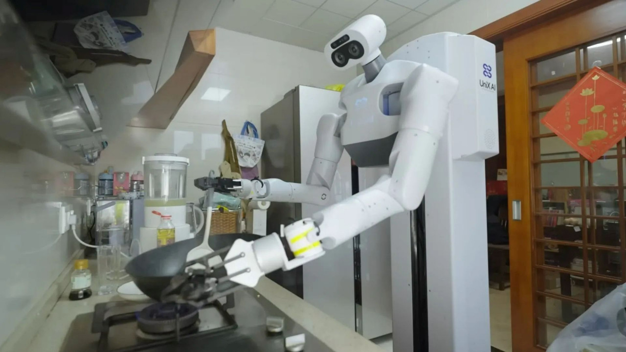 İnsansı robotlar ne zaman gelecek? Çinli üreticiler açıkladı