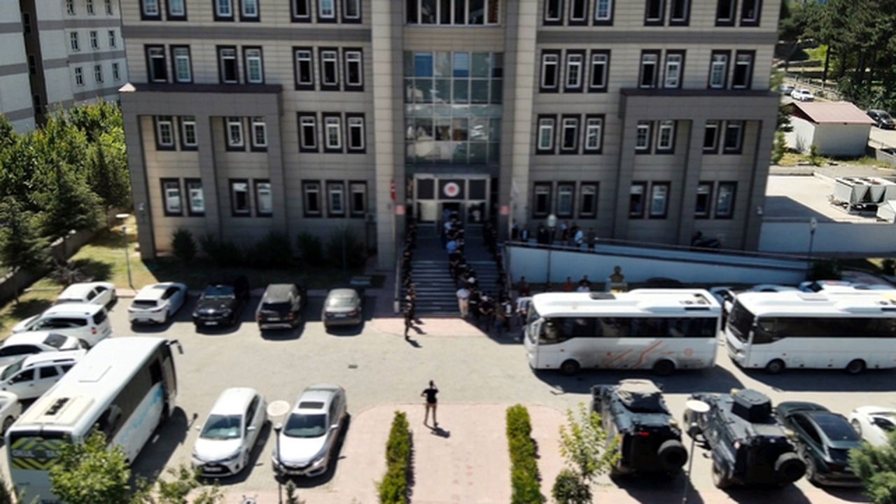 Tefecilik Operasyonunda 25 Şüpheli Tutuklandı