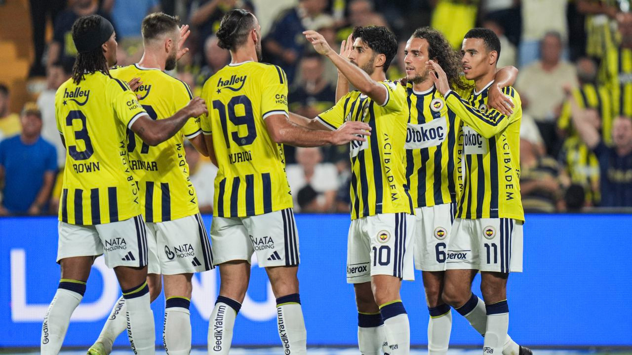 Fenerbahçe, Konyaspor'u 4-2 ile geçti