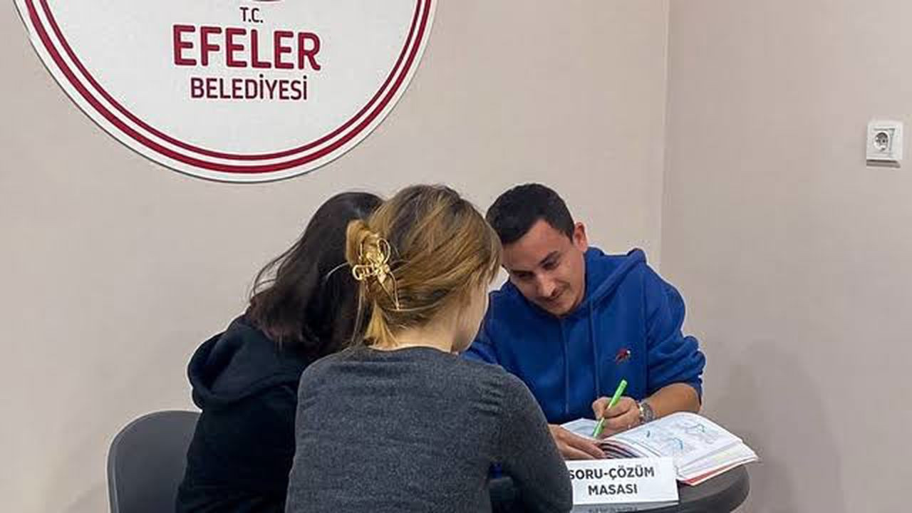 Aydın Efeler sınavlar hazırlanan gençlere ücretsiz destek