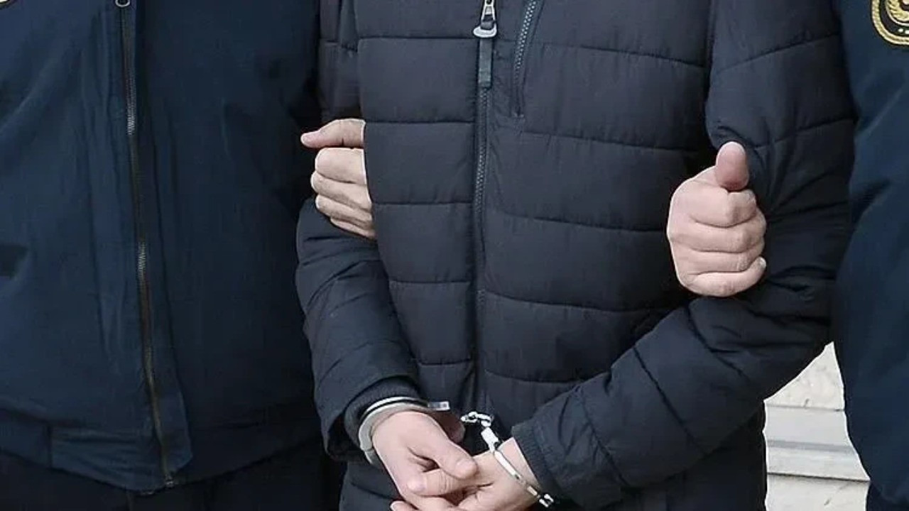 Yurt dışında aranan 60 suçlu Türkiye’ye getirildi