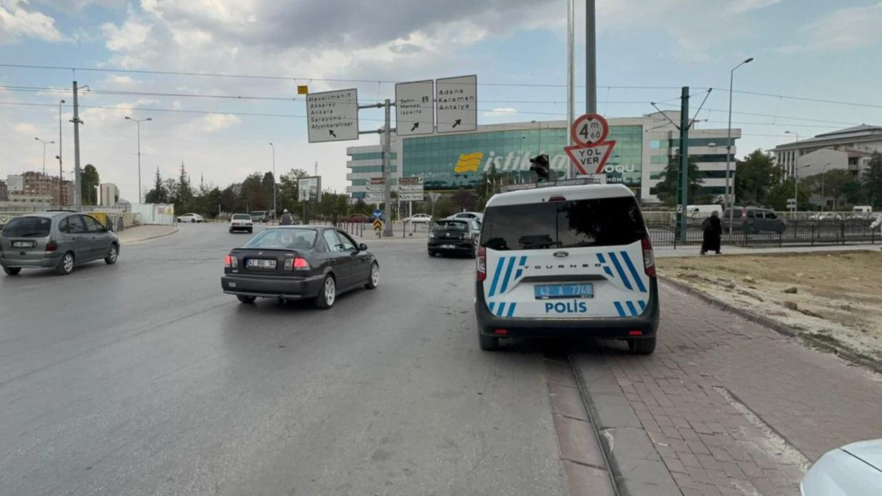 Kıskançlık nedeniyle akranını bıçakladı