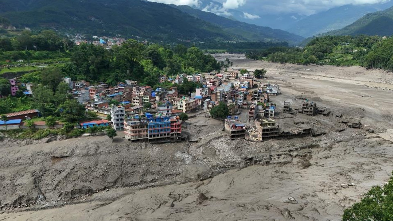 Nepal'deki sel felaketinde ölü sayısı 332'ye yükseldi