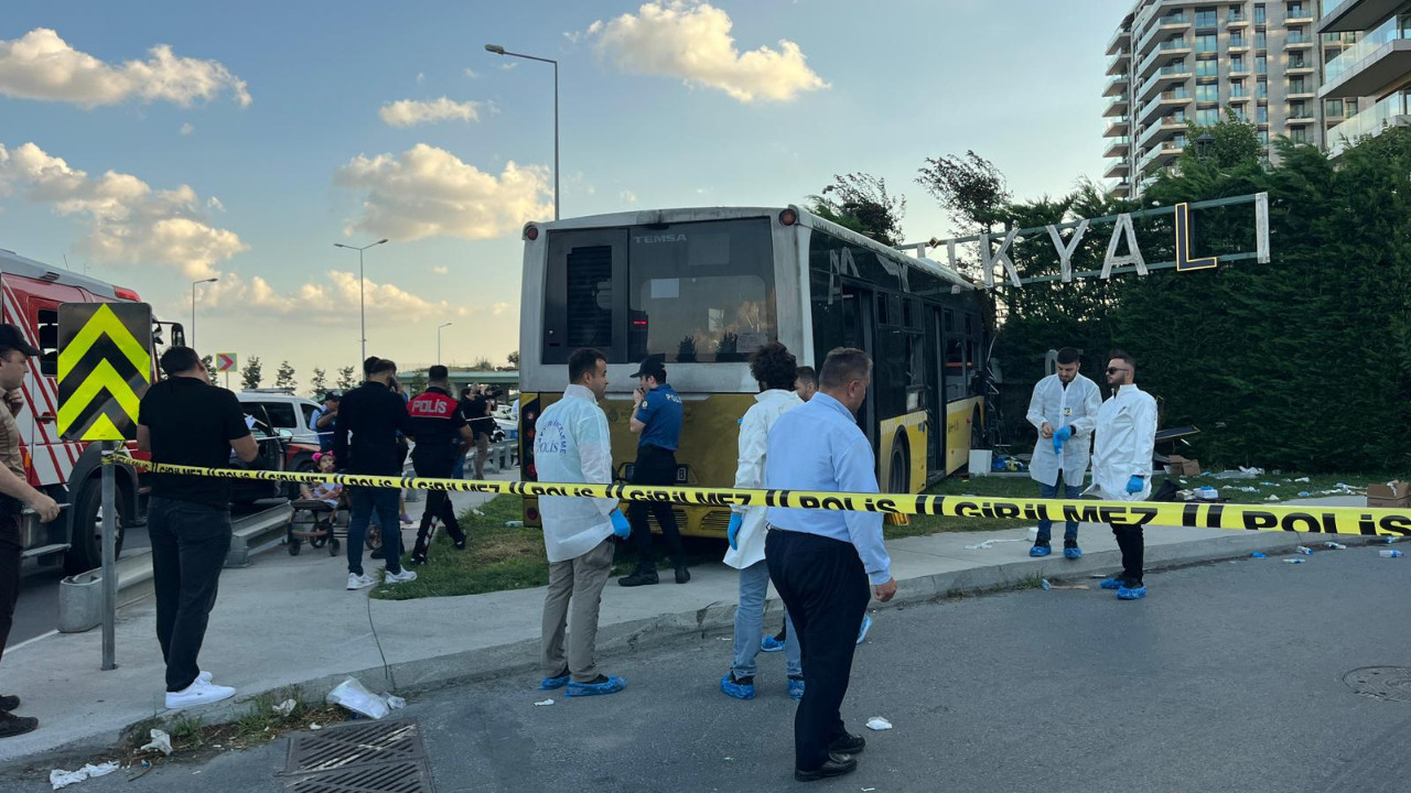 İETT otobüsü kaza yaptı! 1 kişi hayatını kaybetti