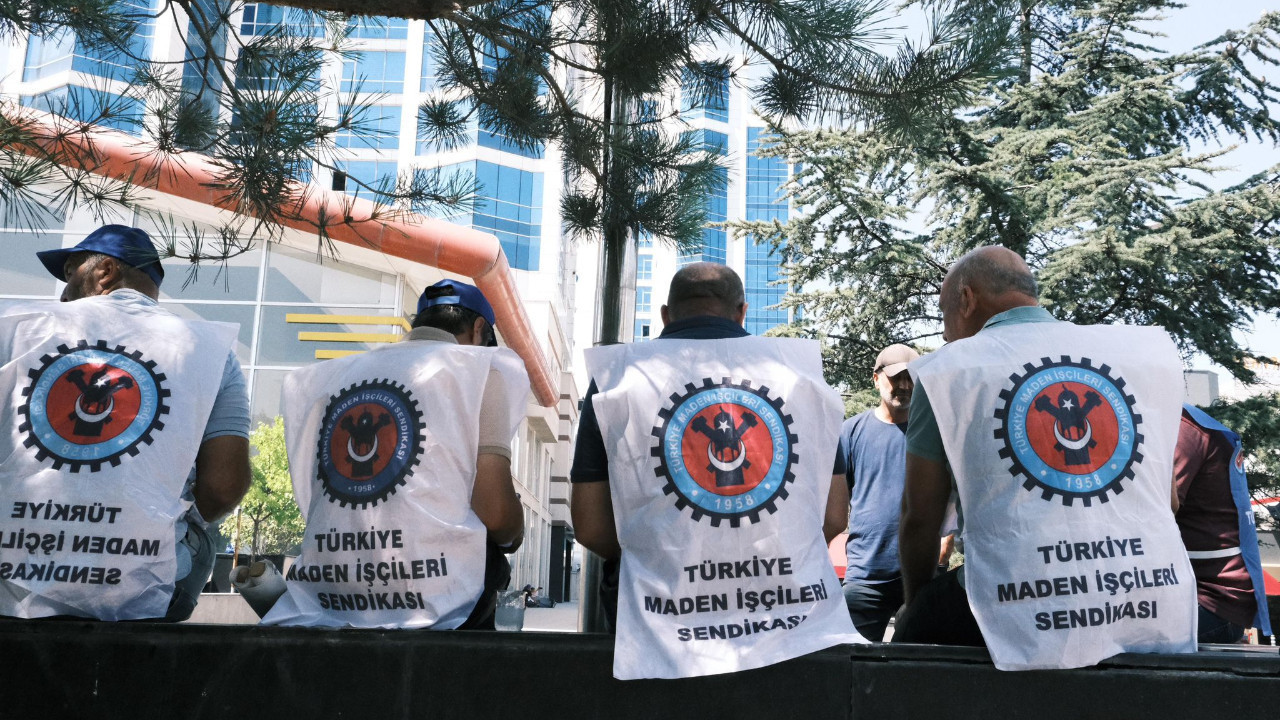 Madencilerin direnişinde yeni gelişme: Bir kısmı direnişte bir kısmı anlaşma sağladı